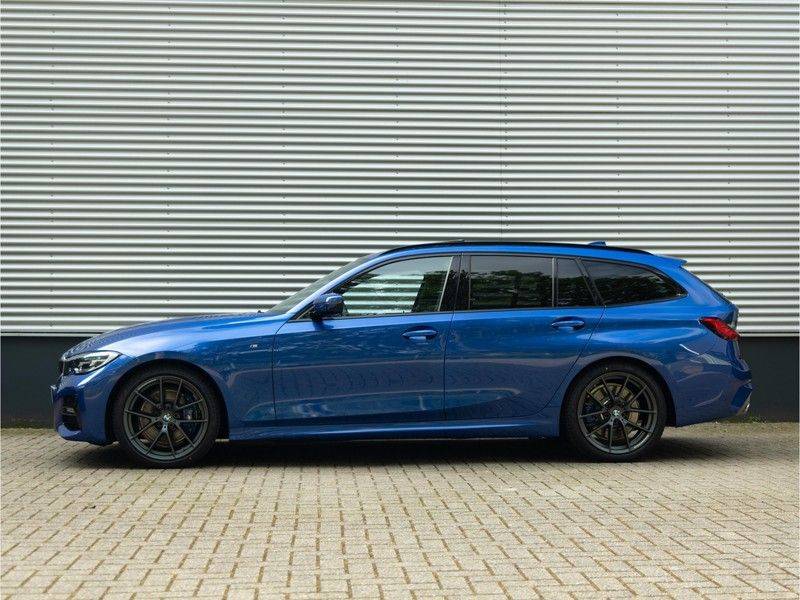 BMW 3 Serie Touring 330i M-Sport - Panorama - Driving Assistant Professional - DAB afbeelding 7