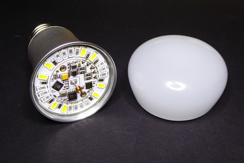 Esp8266 deals light bulb