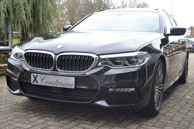 BMW 5 Serie touring 530d xDrive M sportpakket NW 110.000,- afbeelding 1