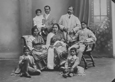 Indian family, 1910s