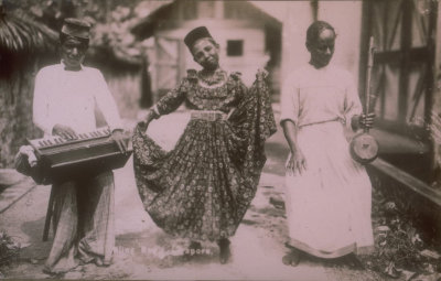 Indian musicians and dancing girl, 1900s