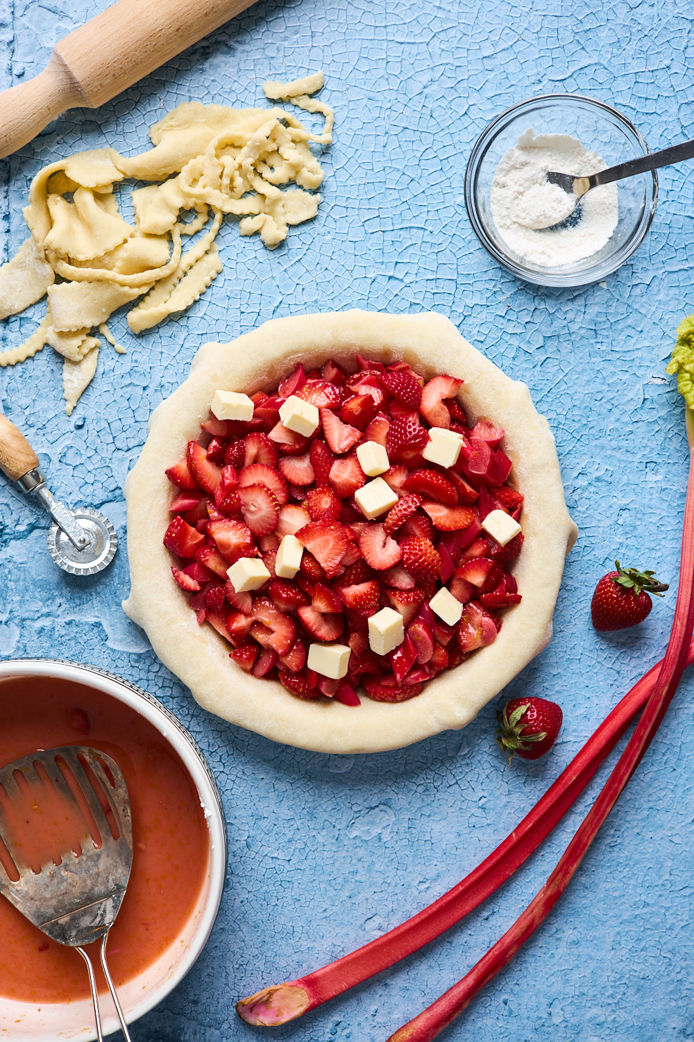 Easy Classic Strawberry Rhubarb Pie