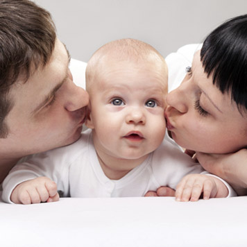 baby with parents