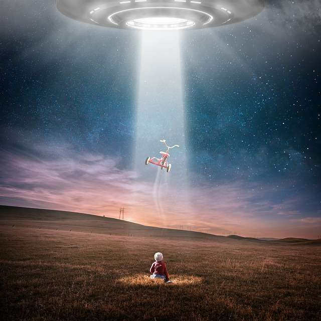 Two similar UFO sightings in England, UK