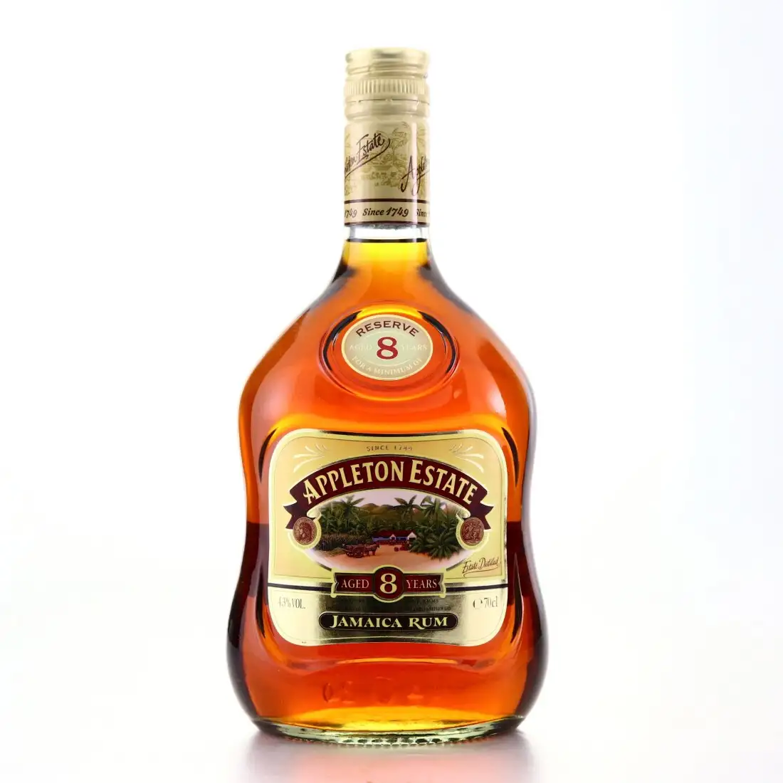 Image of the front of the bottle of the rum Reserve 8 Years