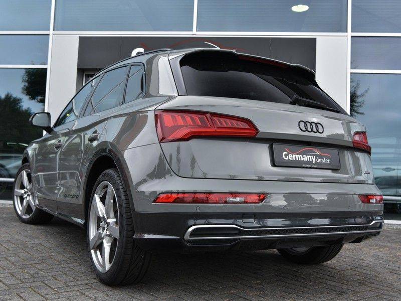 Audi Q5 3.0TDI 286pk Quattro S-Line Black Edition Pano Carbon B&O Keyless Camera 20-Inch Trekhaak afbeelding 8