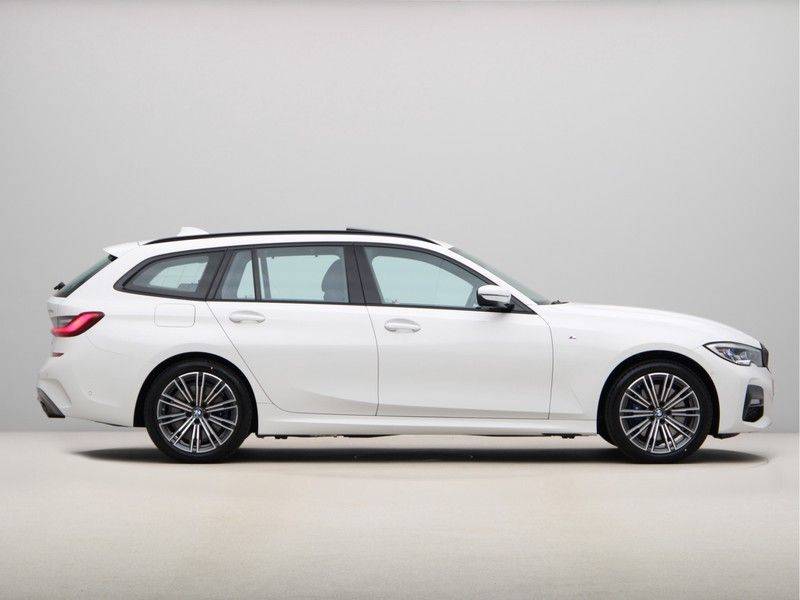 BMW 3 Serie 330Xe Touring Exe M-Sport Hybrid afbeelding 8