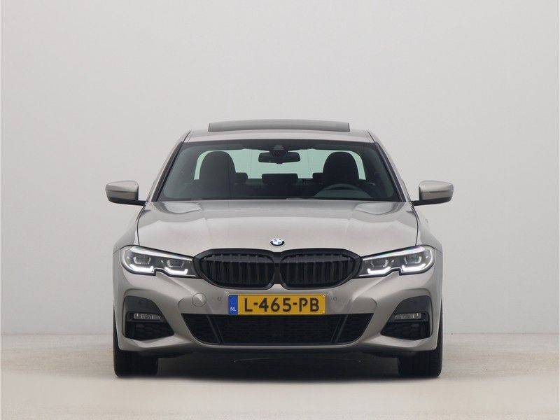 BMW 3 Serie Sedan 320i High Executive M-Sport Automaat afbeelding 6