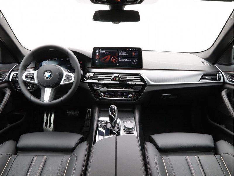 BMW 5 Serie 520i High Exe M-Sport Aut. afbeelding 13