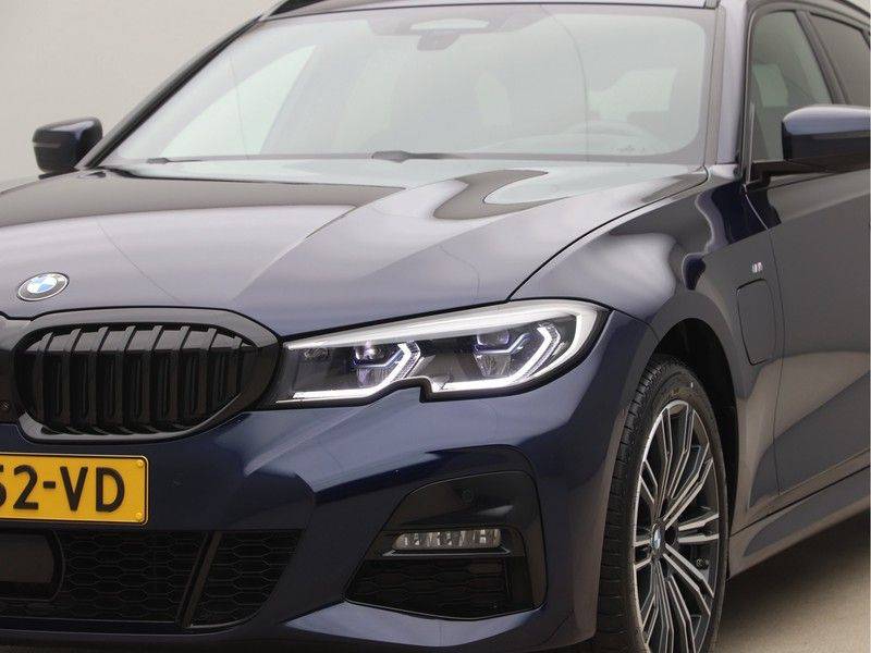 BMW 3 Serie Touring 330e xDrive High Executive M-Sport Automaat afbeelding 23