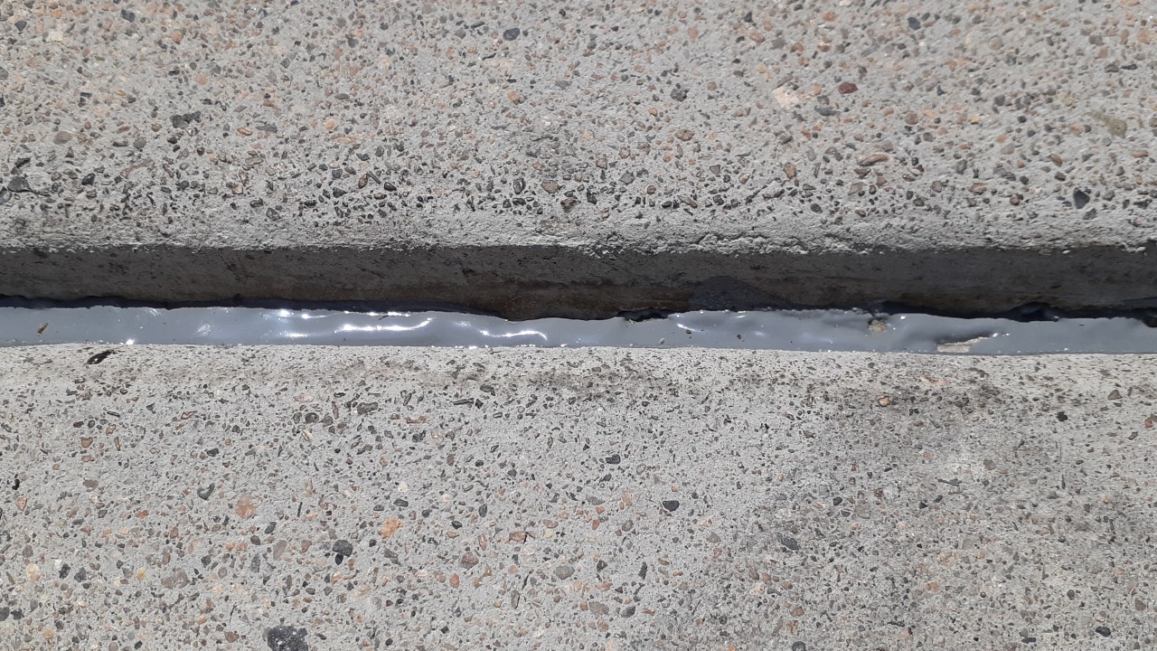 concrete-driveway-restoration--fixing-03