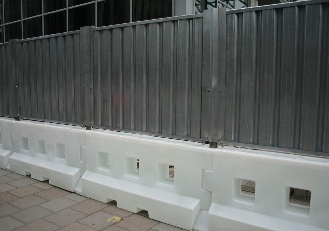 Water Filled Barriers with Fence Attachments Buy & Hire SafeSite