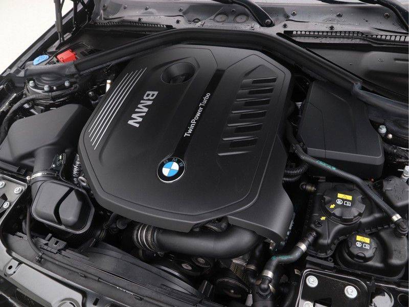 BMW 4 Serie Coupé 440i High Executive M-Sport afbeelding 4