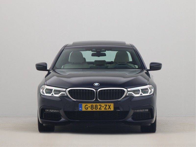 BMW 5 Serie Sedan 540i High Executive M-Sport Automaat afbeelding 6