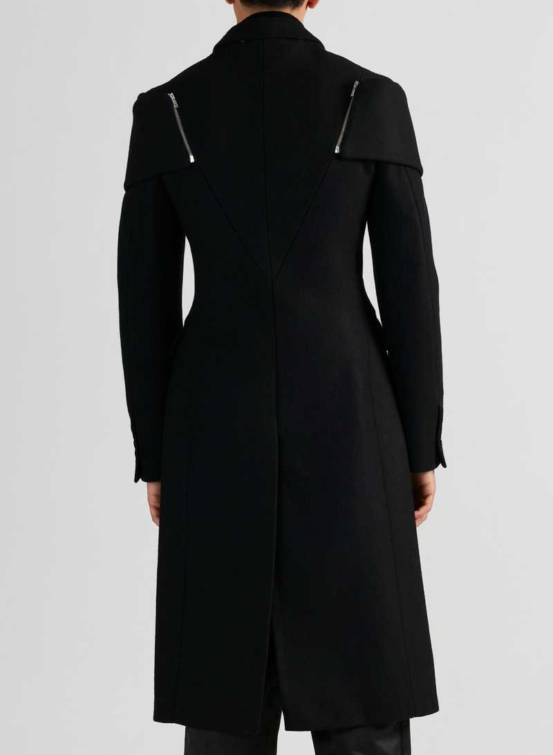 Basam Coat Black, back view. GmbH AW22 collection.
