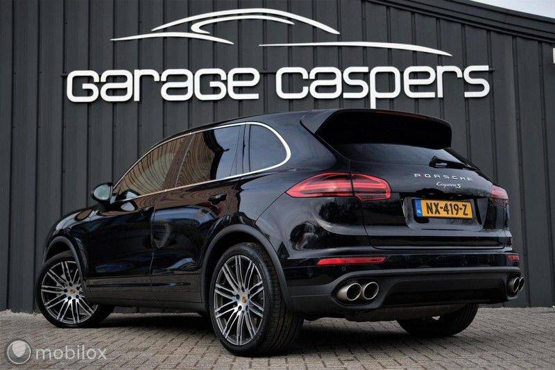 Porsche Cayenne 4.2 D S | Panoramisch dak | Bose | 850 Nm afbeelding 2