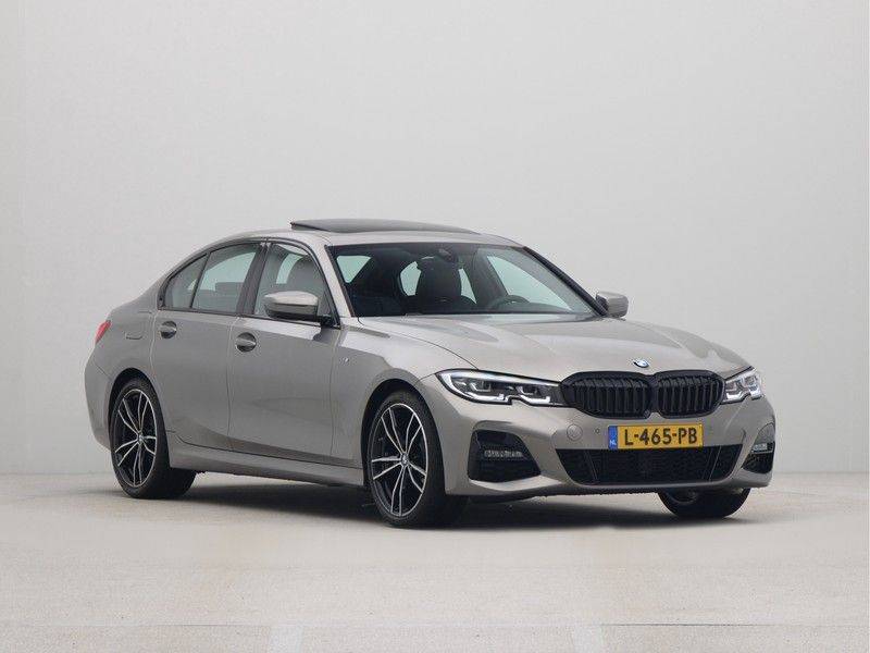 BMW 3 Serie Sedan 320i High Executive M-Sport Automaat afbeelding 7