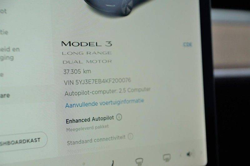 Tesla Model 3 Long Range AWD / Marge / 360 camera / Allseason banden / 1e Eigenaar / Autopilot / 37dkm NAP! afbeelding 14