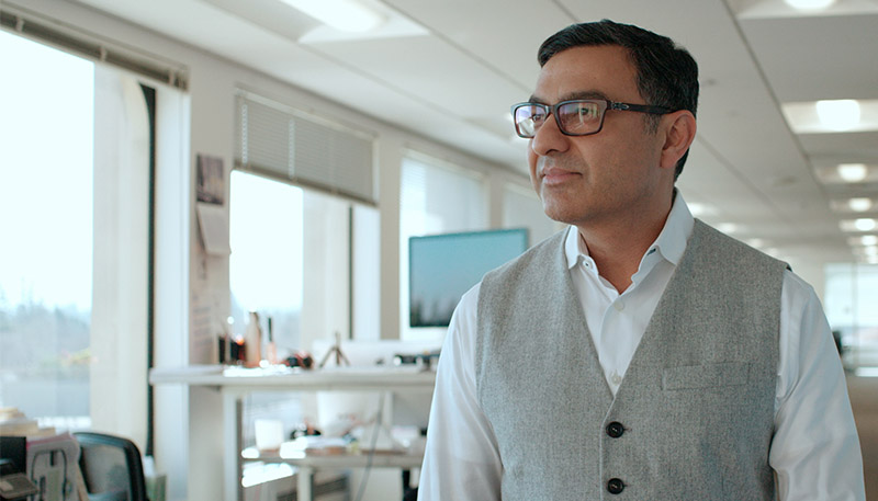 Portait of Vic Gundotra for mobile