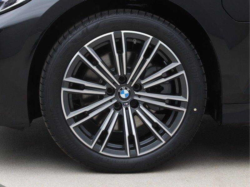 BMW 3 Serie 320e High Exe M-Sport Hybrid afbeelding 22