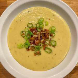 Cream-free potato and leek soup