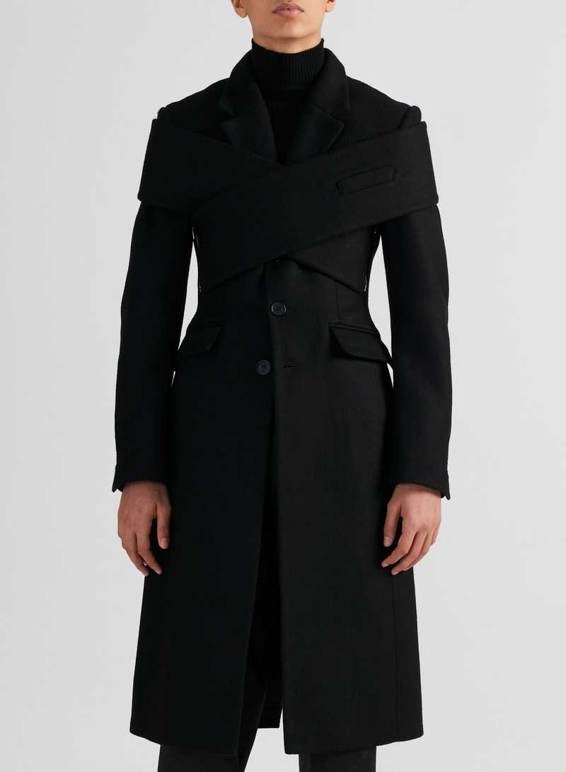 Basam Coat Black, front view. GmbH AW22 collection.