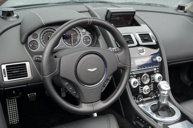 Aston Martin DBS Volante 6.0 V12 6-Speed Manual *!*Only 43 worldwide*!* afbeelding 10