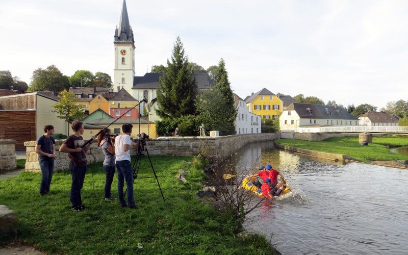 Die Panzerknacker überqueren die Saale.