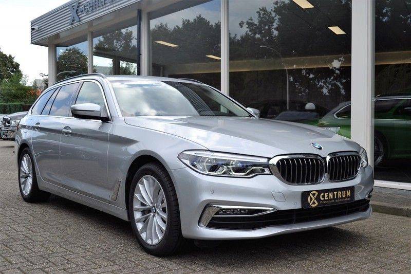 BMW 5 Serie 530i xDrive Luxury Line Facelift afbeelding 2