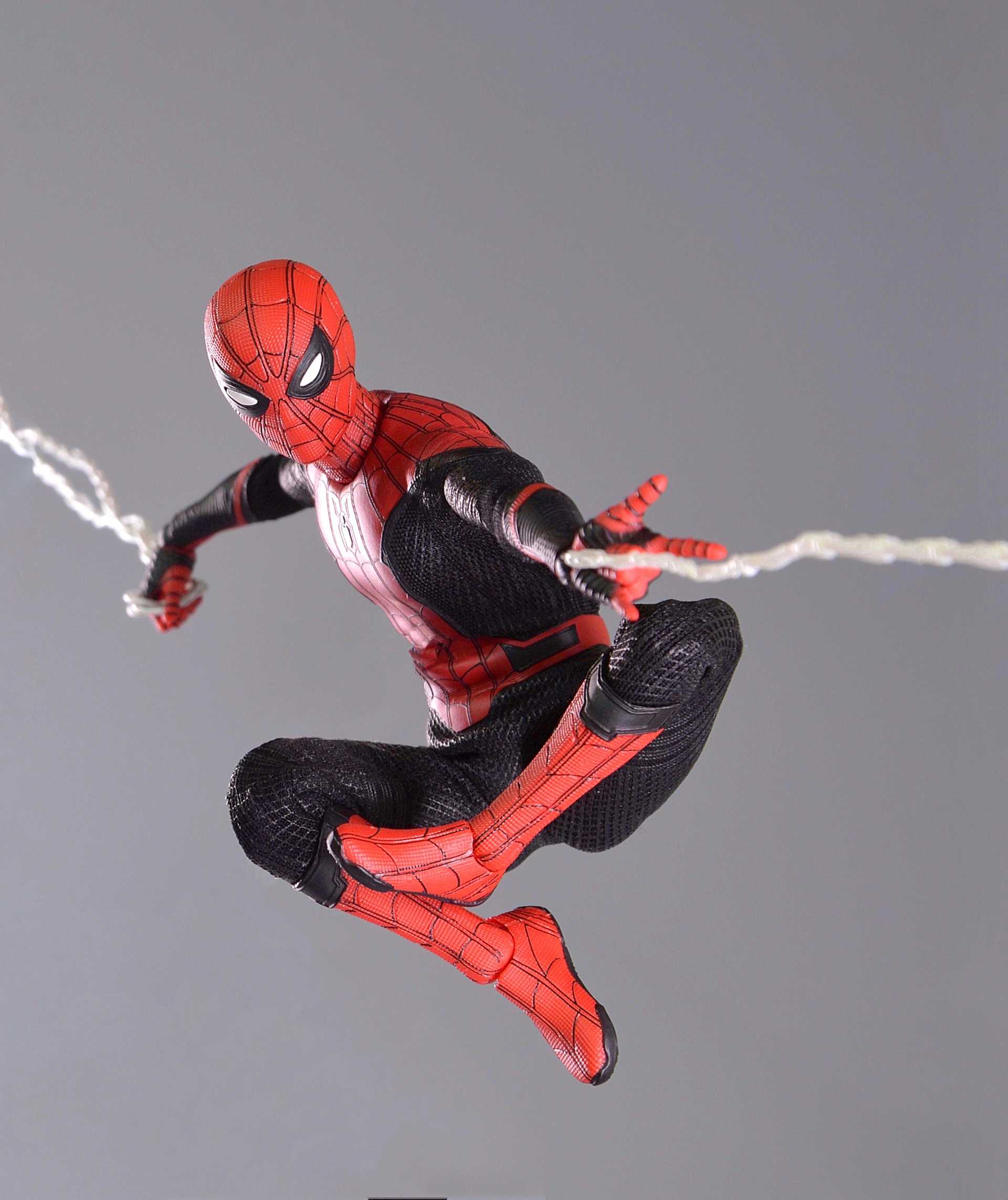 Spider-Man Far From Home Deluxe Edition 1/12 Figure