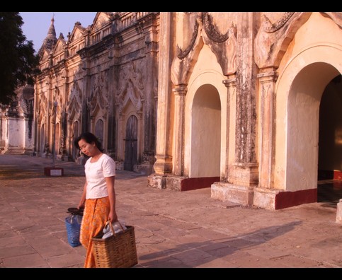 Burma Bagan People 23