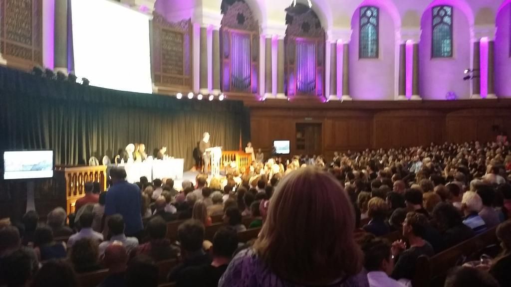 oh my god twitter doesn’t include alt text from images in their API