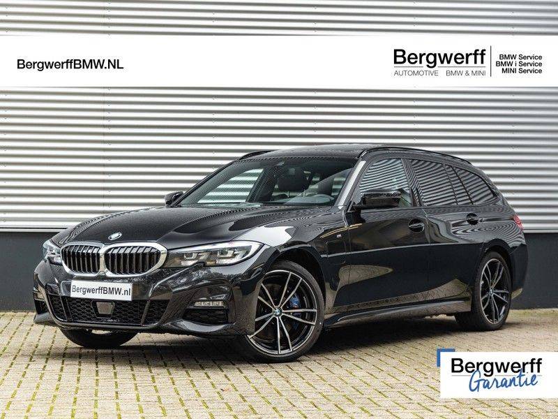 BMW 3 Serie Touring 330e xDrive M-Sport - Panorama - Harman Kardon - Active Cruise afbeelding 1