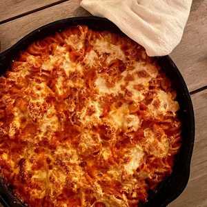 Tomato and red pepper pasta bake