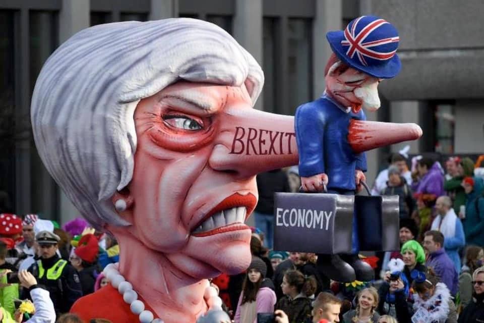 oh my god twitter doesn’t include alt text from images in their API