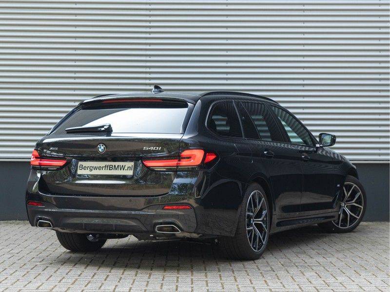 BMW 5 Serie Touring 540i xDrive High Executive - M-Sport - Panoramadak - ACC - Harman Kardon afbeelding 2