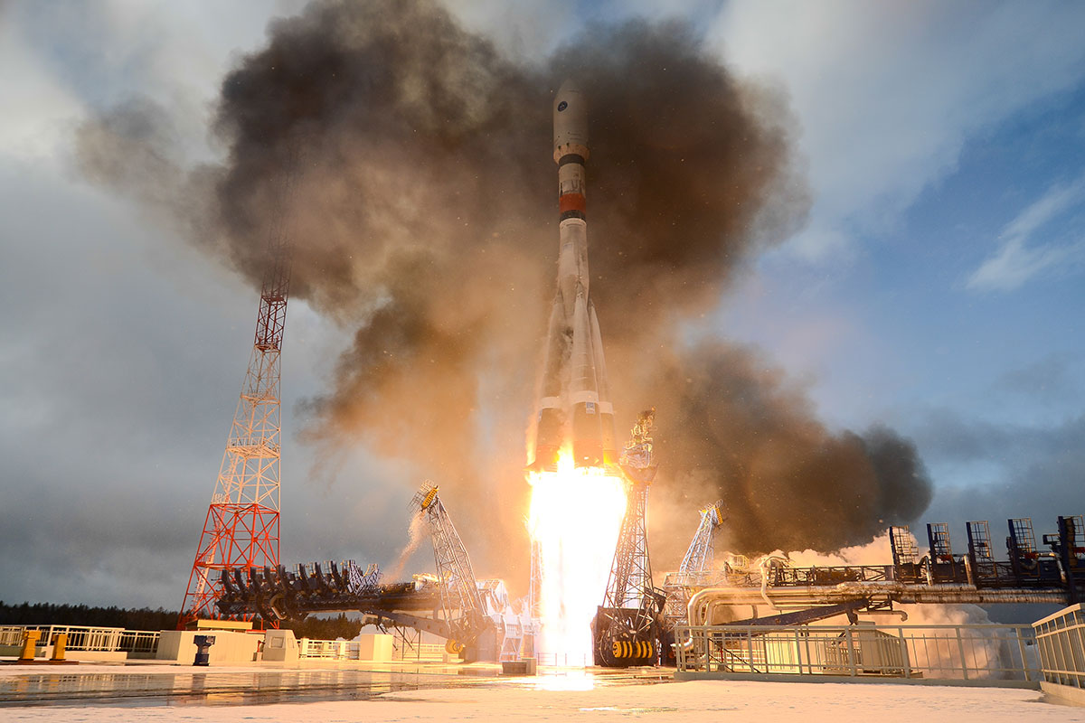 Imaginea 1: Lansarea rachetei Soyuz-2.1a cu satelitul militar Meridian-M9, de pe rampa 43⁄3 de la cosmodromul miltar Plesetsk (sursă foto: Roscosmos).