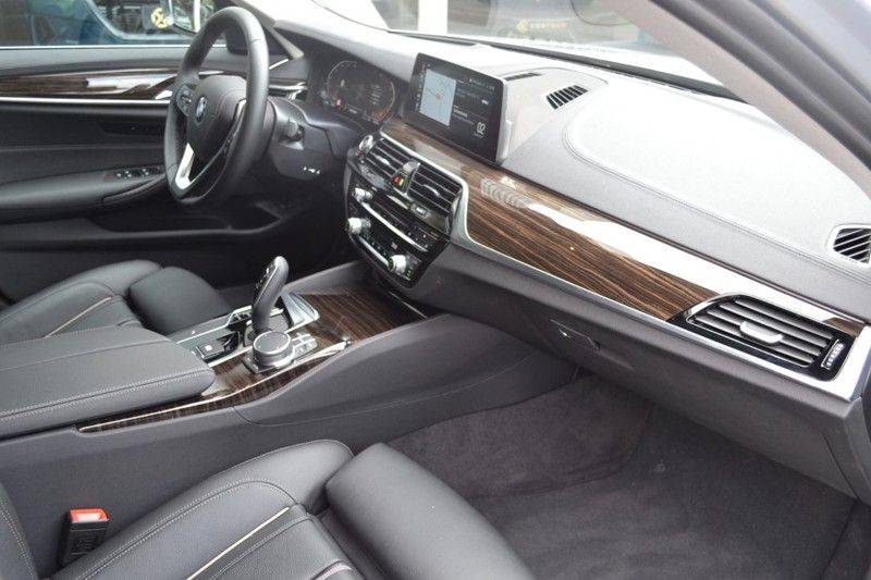 BMW 5 Serie 530i xDrive Luxury Line Facelift afbeelding 10