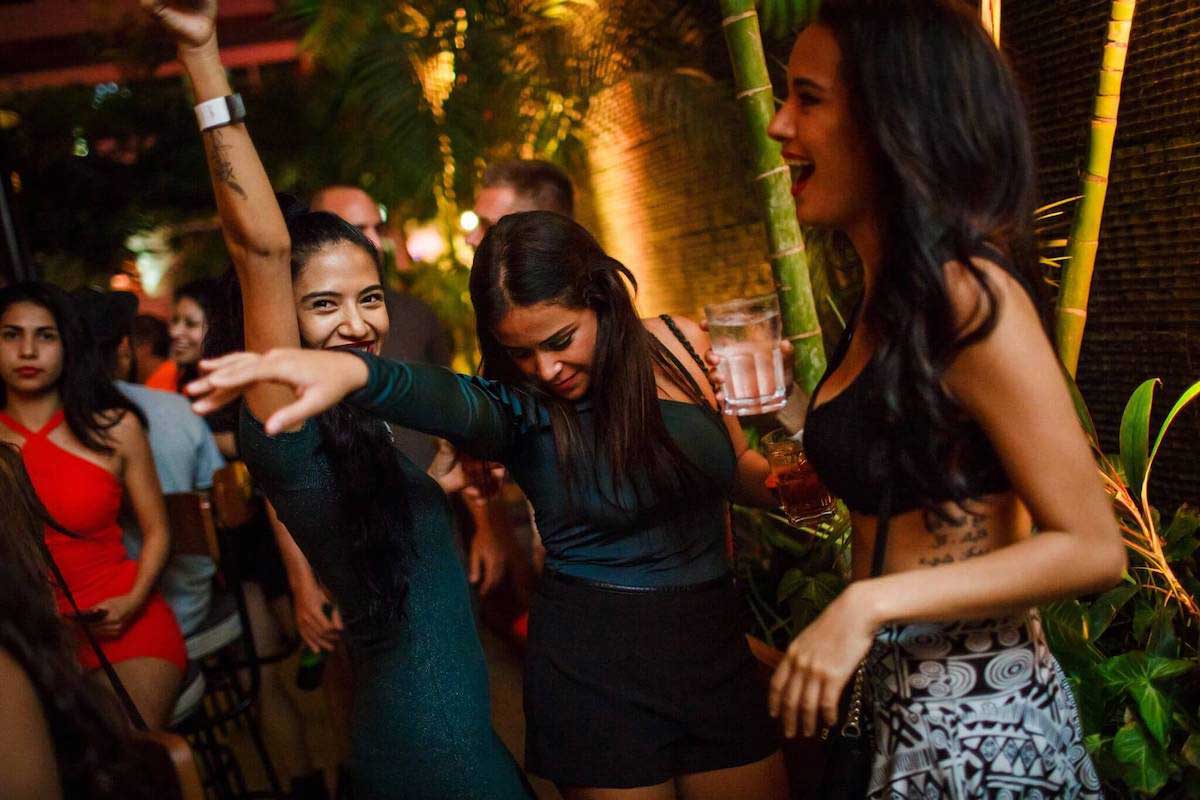 Gaya Hidup Malam Bali Pesta dan Club di Seminyak