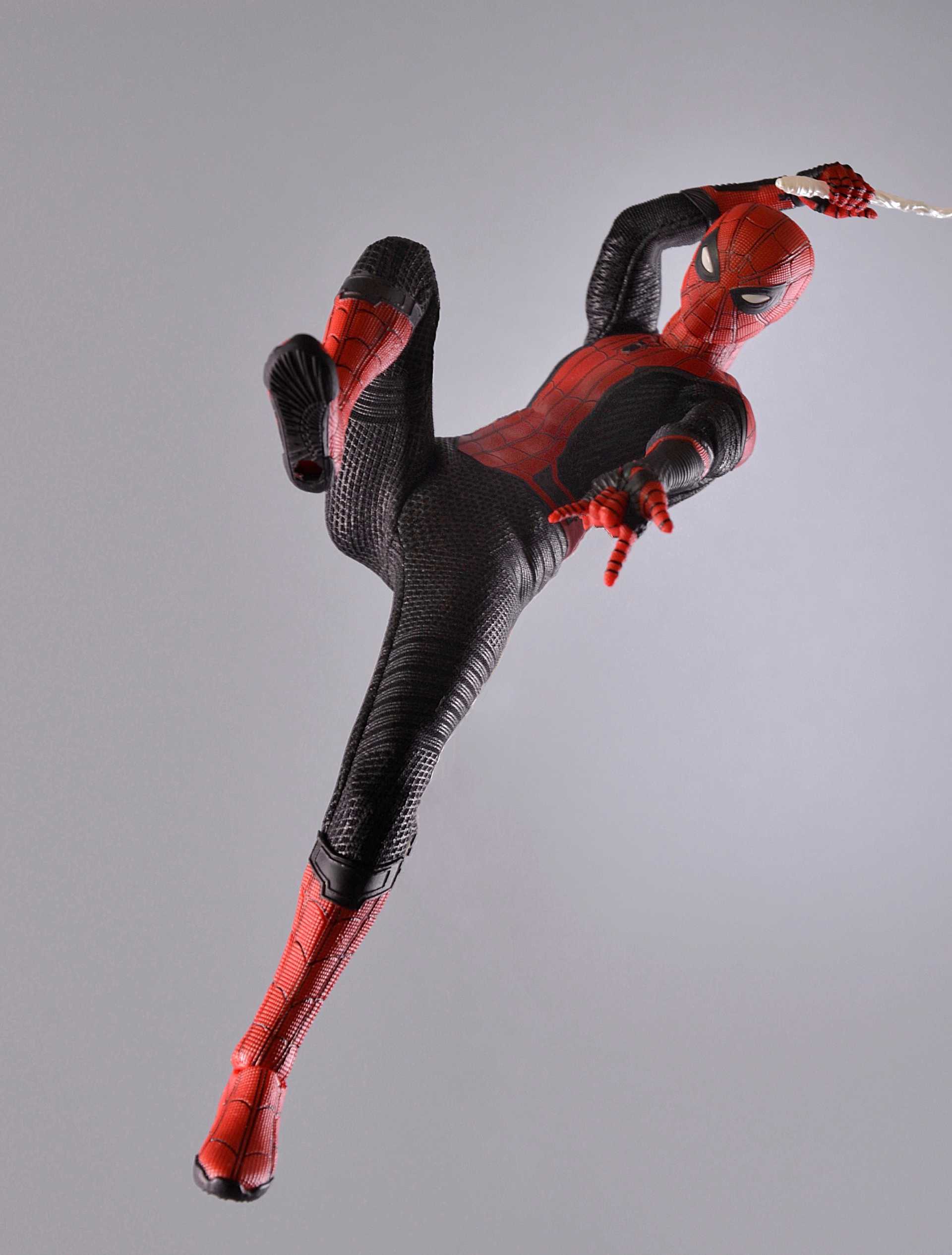 Spider-Man Far From Home Deluxe Edition 1/12 Figure