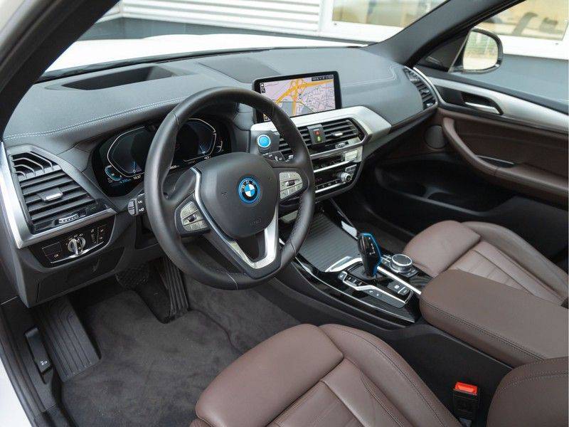 BMW iX3 High Executive - Trekhaak - Direct Beschikbaar! afbeelding 13