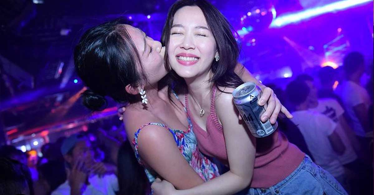 Persaingan Wanita Penghibur Di Dunia Malam