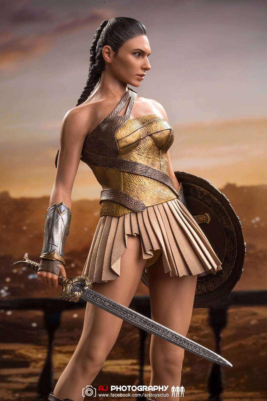 Hot Toys 1/6 Wonder Woman Training Armor Version