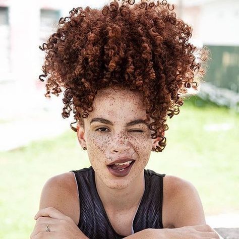 How To Tell If Your Curls Are Too Moisturized 