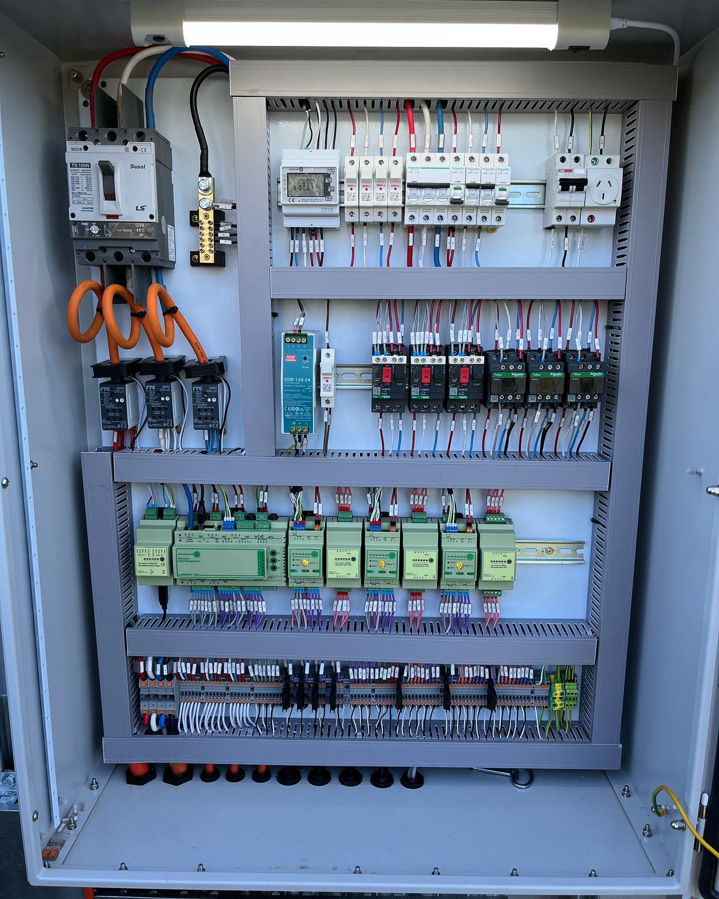 Brisbane industrial electrician