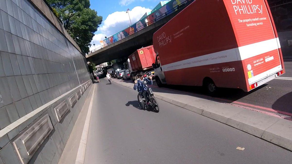 oh my god twitter doesn’t include alt text from images in their API