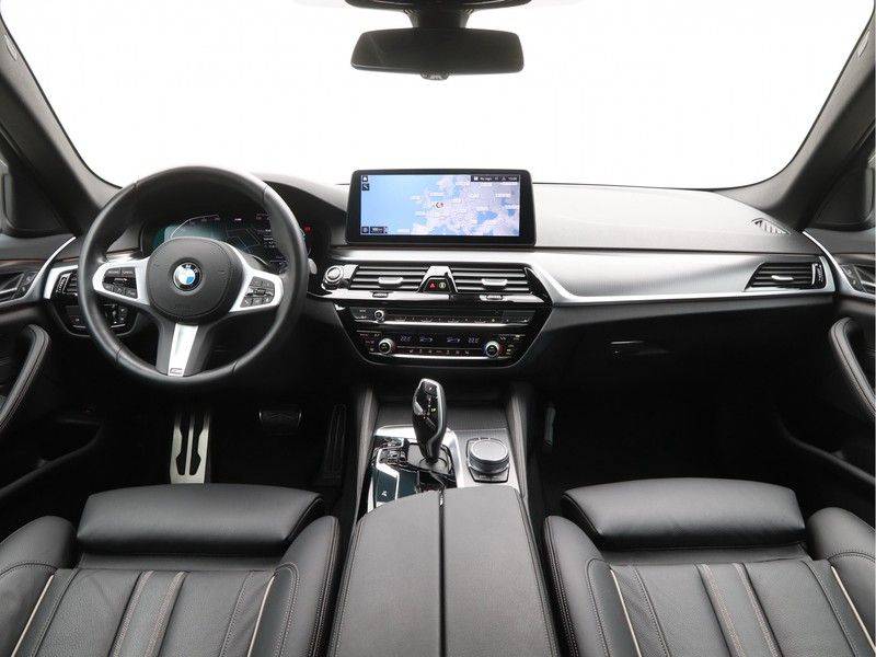 BMW 5 Serie 520i Touring High Executive Edition afbeelding 13