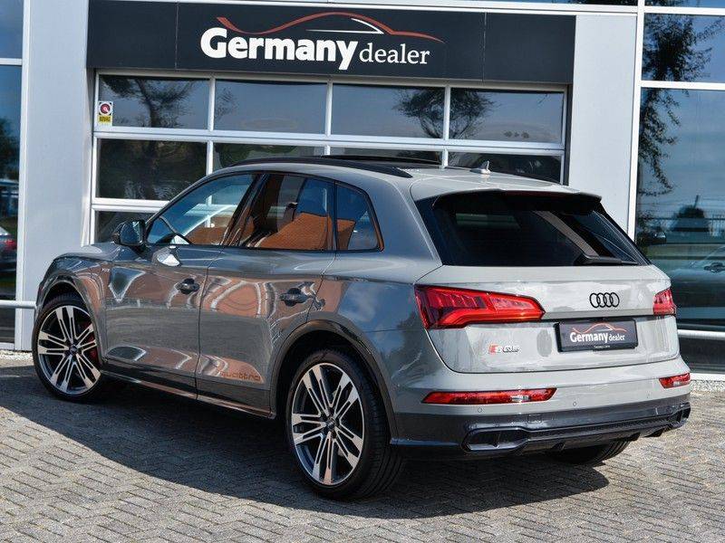 Audi SQ5 3.0TFSI 354pk Quattro Black Optic Lucht HUD Standk B&O Pano Ruitleder Tr.Haak ACC VOL! afbeelding 15