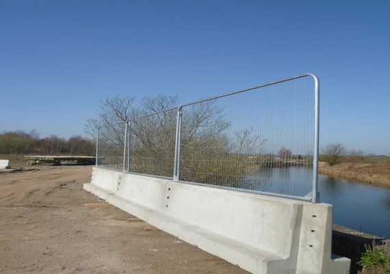 Concrete barriers with Fencing