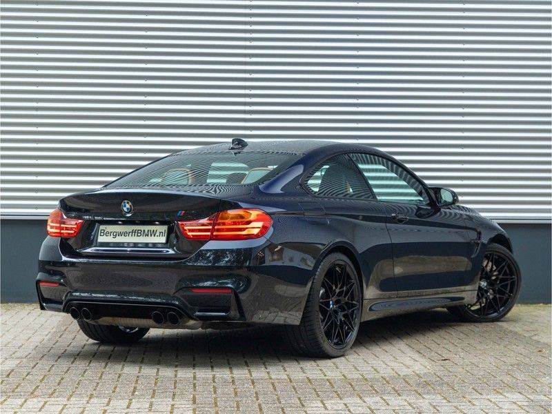 BMW 4 Serie Coupé M4 Competition - Individual afbeelding 2